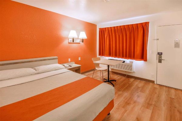 MOTEL 6 HUNTSVILLE TX (Huntsville)